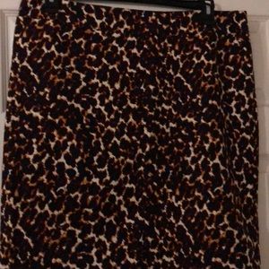 Pencil skirt with pockets